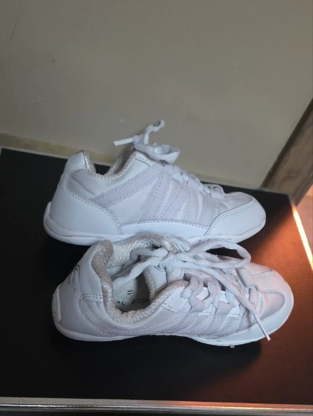 Chassé Kids White Lace-Up Sneakers - Youth Active